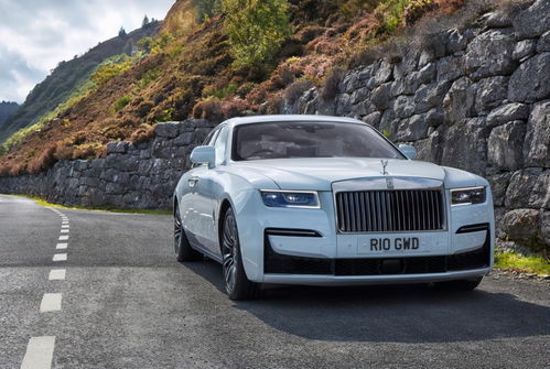 行政座駕新標桿 4.8秒破百的藝術品內飾，奔馳S級也難以企及